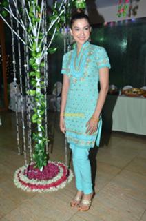Gauhar Khan feet photo thumbnail