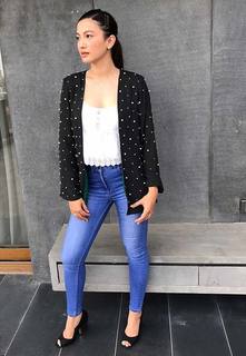 Gauhar Khan feet photo thumbnail