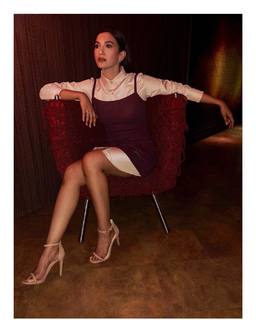 Gauhar Khan feet photo thumbnail