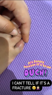 Gauhar Khan feet photo thumbnail