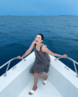 Gauhar Khan feet photo thumbnail