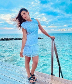 Gauhar Khan feet photo thumbnail