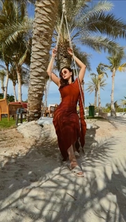 Gauhar Khan feet photo thumbnail