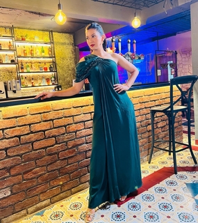 Gauhar Khan feet photo thumbnail