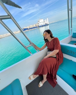Gauhar Khan feet photo thumbnail