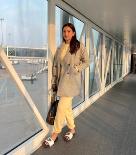 Gauhar Khan feet photo thumbnail