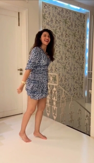 Gauhar Khan feet photo thumbnail