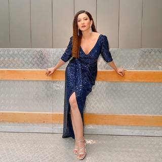 Gauhar Khan feet photo thumbnail