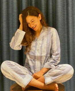Gauhar Khan feet photo thumbnail