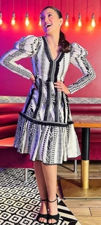 Gauhar Khan feet photo thumbnail