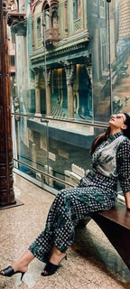 Gauhar Khan feet photo thumbnail
