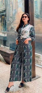 Gauhar Khan feet photo thumbnail