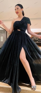 Gauhar Khan feet photo thumbnail
