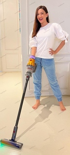 Gauhar Khan feet photo thumbnail
