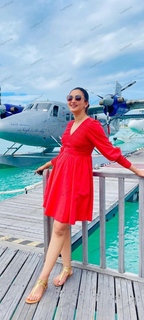 Gauhar Khan feet photo thumbnail