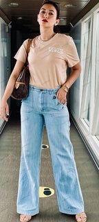 Gauhar Khan feet photo thumbnail