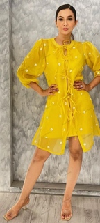 Gauhar Khan feet photo thumbnail
