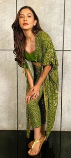 Gauhar Khan feet photo thumbnail