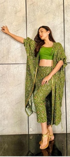 Gauhar Khan feet photo thumbnail