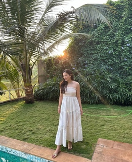 Gauhar Khan feet photo thumbnail