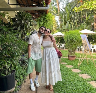 Gauhar Khan feet photo thumbnail