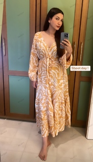Gauhar Khan feet photo thumbnail