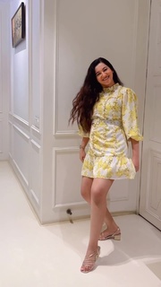 Gauhar Khan feet photo thumbnail