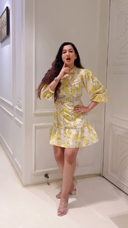 Gauhar Khan feet photo thumbnail