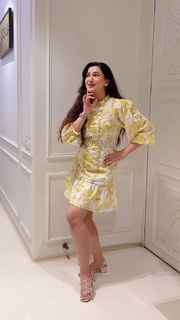 Gauhar Khan feet photo thumbnail