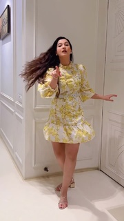 Gauhar Khan feet photo thumbnail