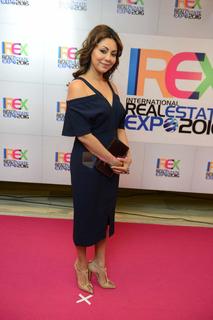 Gauri Khan feet photo 7