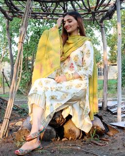 Gauri Virdi feet photo 2