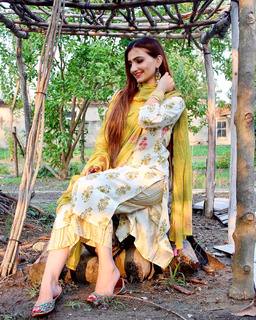 Gauri Virdi feet photo 14