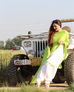 Gauri Virdi feet photo 12
