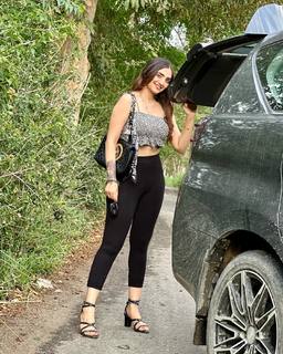 Gauri Virdi feet photo 11