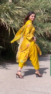 Gauri Virdi feet photo 5