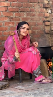 Gauri Virdi feet photo 11
