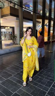Gauri Virdi feet photo 4