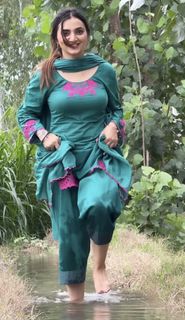 Gauri Virdi feet photo 9