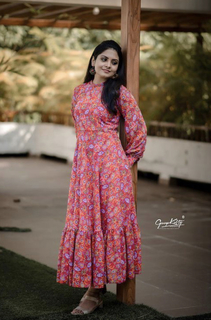 Gayathri Arun feet photo 3