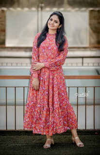 Gayathri Arun feet photo 2