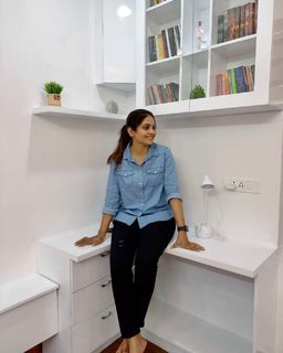 Gayathri Arun feet photo 13