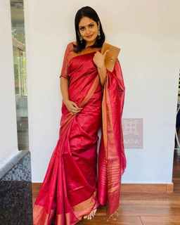 Gayathri Arun feet photo 10