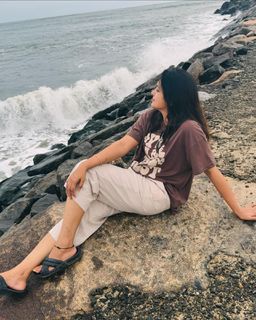 Gayathri Arun feet photo 5