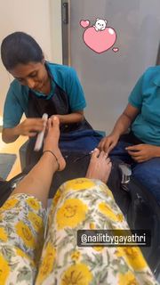 Gayathri Arun feet photo 4