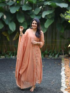 Gayathri Arun feet photo 14