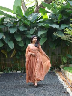 Gayathri Arun feet photo 13