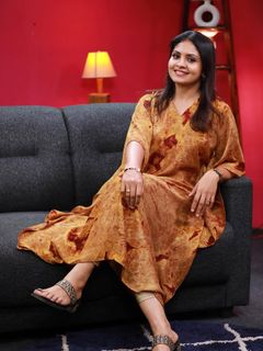 Gayathri Arun feet photo 11