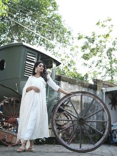 Gayathri Arun feet photo 9