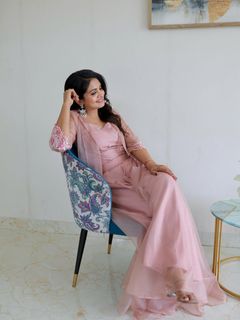 Gayathri Arun feet photo 6